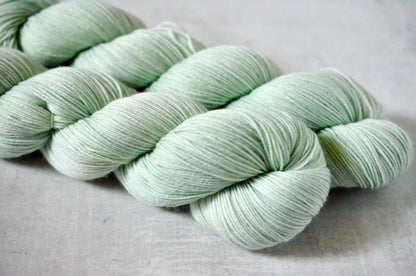 A Hint of Mint [bounce sock]